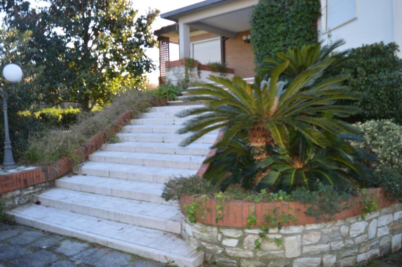 B&B Tra Mare E Marmo Marina Di Carrara Buitenkant foto