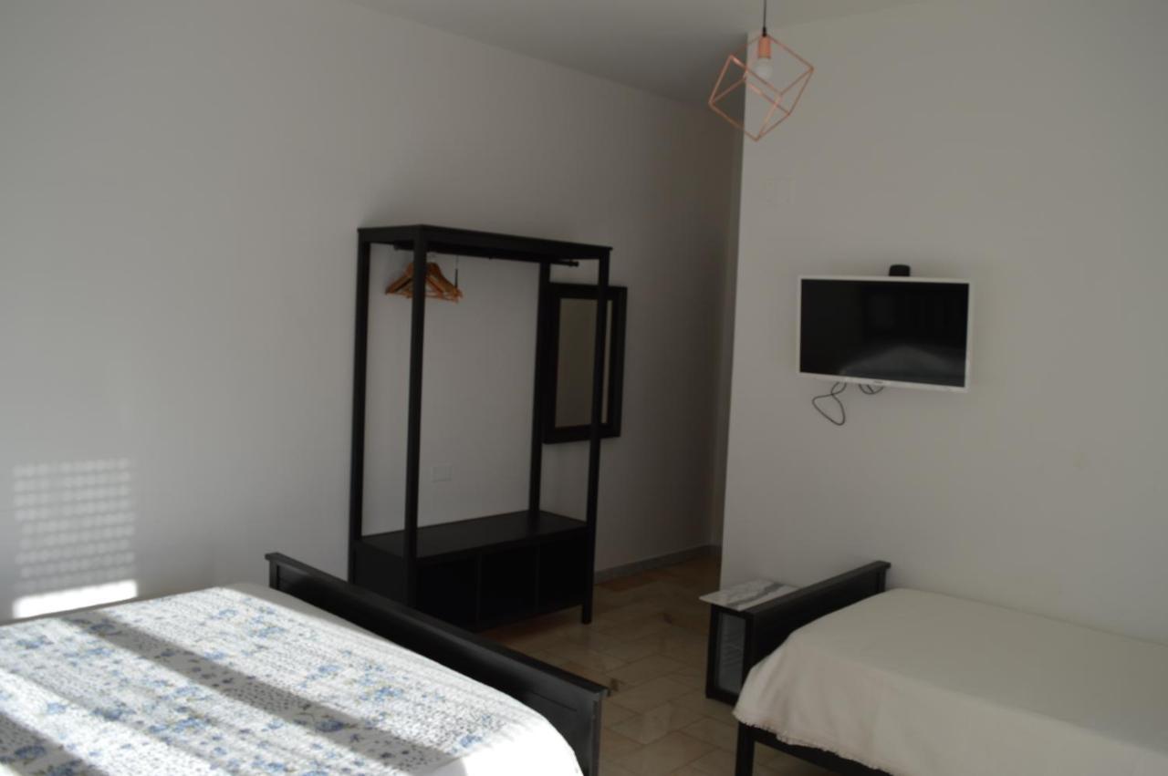B&B Tra Mare E Marmo Marina Di Carrara Buitenkant foto
