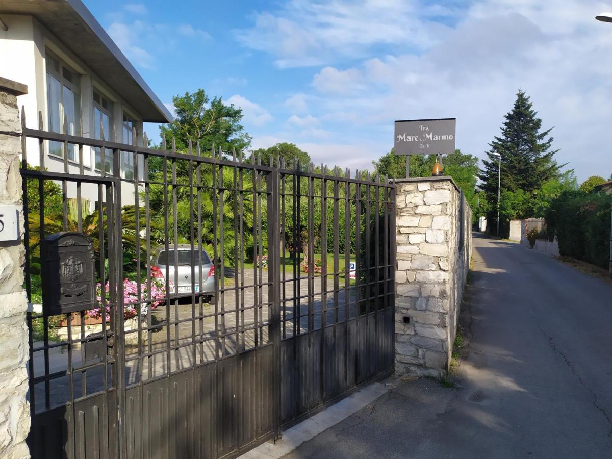 B&B Tra Mare E Marmo Marina Di Carrara Buitenkant foto