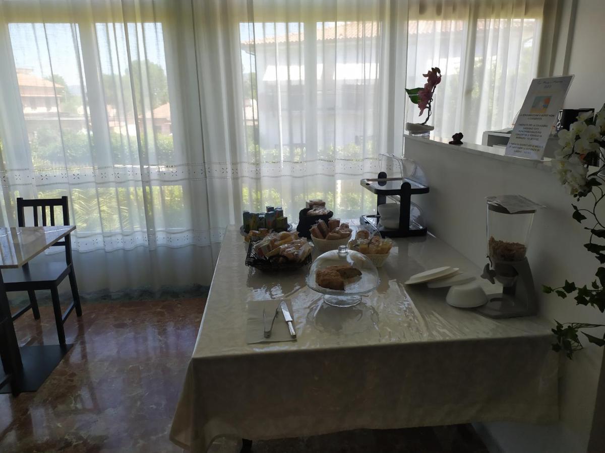 B&B Tra Mare E Marmo Marina Di Carrara Buitenkant foto