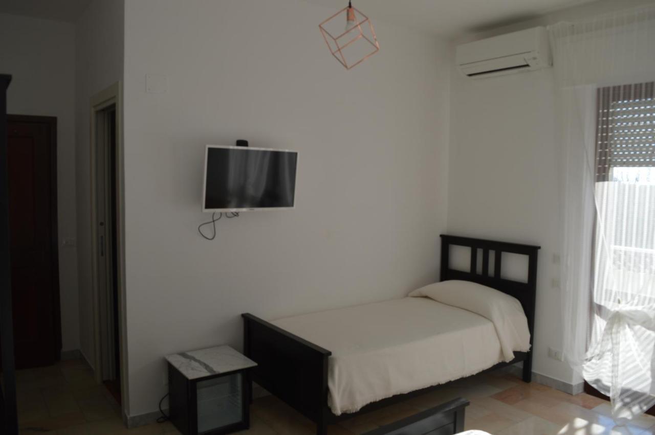 B&B Tra Mare E Marmo Marina Di Carrara Buitenkant foto