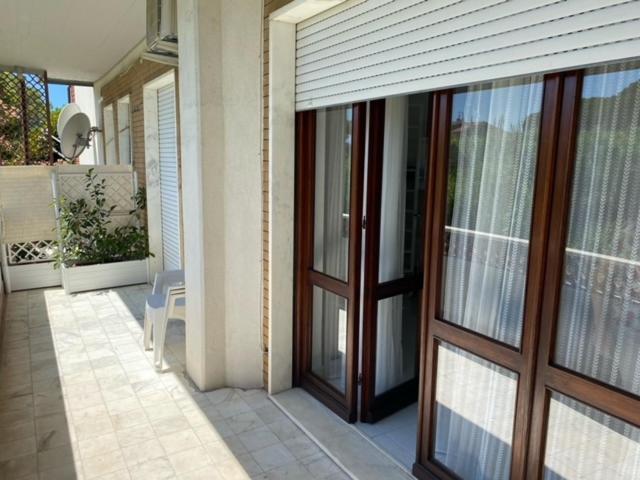 B&B Tra Mare E Marmo Marina Di Carrara Buitenkant foto